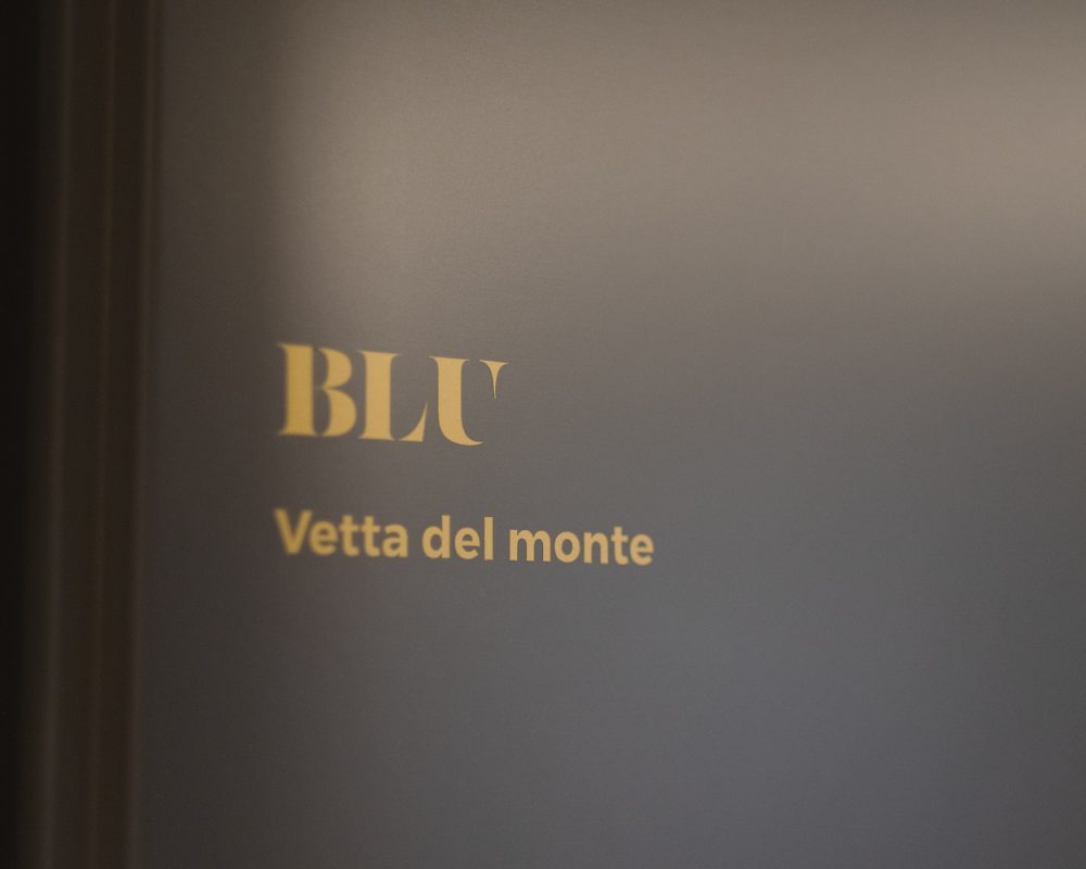 Blu - vetta del monte2